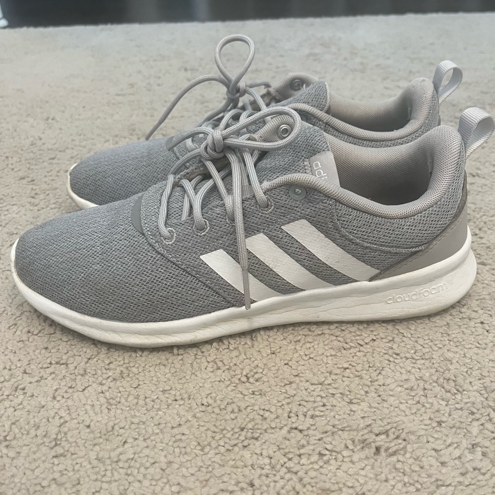 Adidas Cloudfoam Gray and White Sneakers